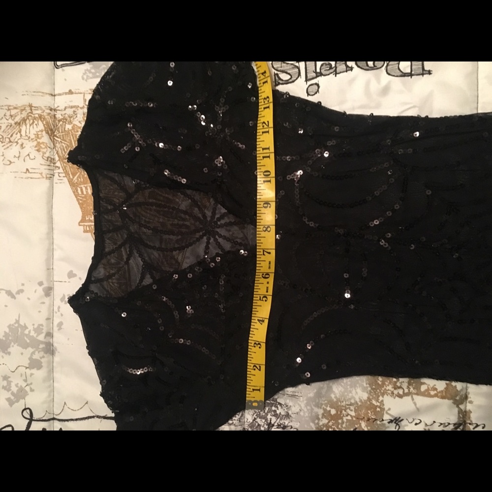 Dress - Picture 4 of 7